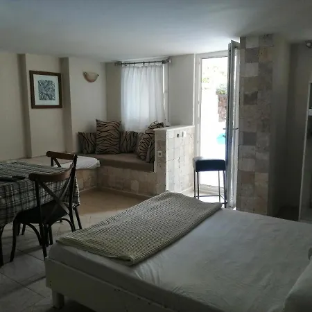 Safari N-17 Apartman *
